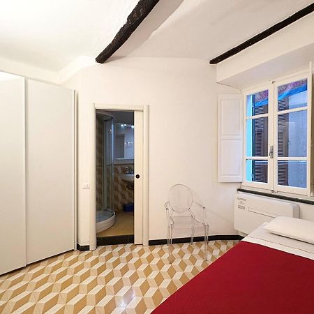 Marina Apartment, Unique, Authentic, Beachfront, 2 Aircondo Bdr , 2Bht, Easy To Train Or From Private Parking ヴェルナッツァ エクステリア 写真