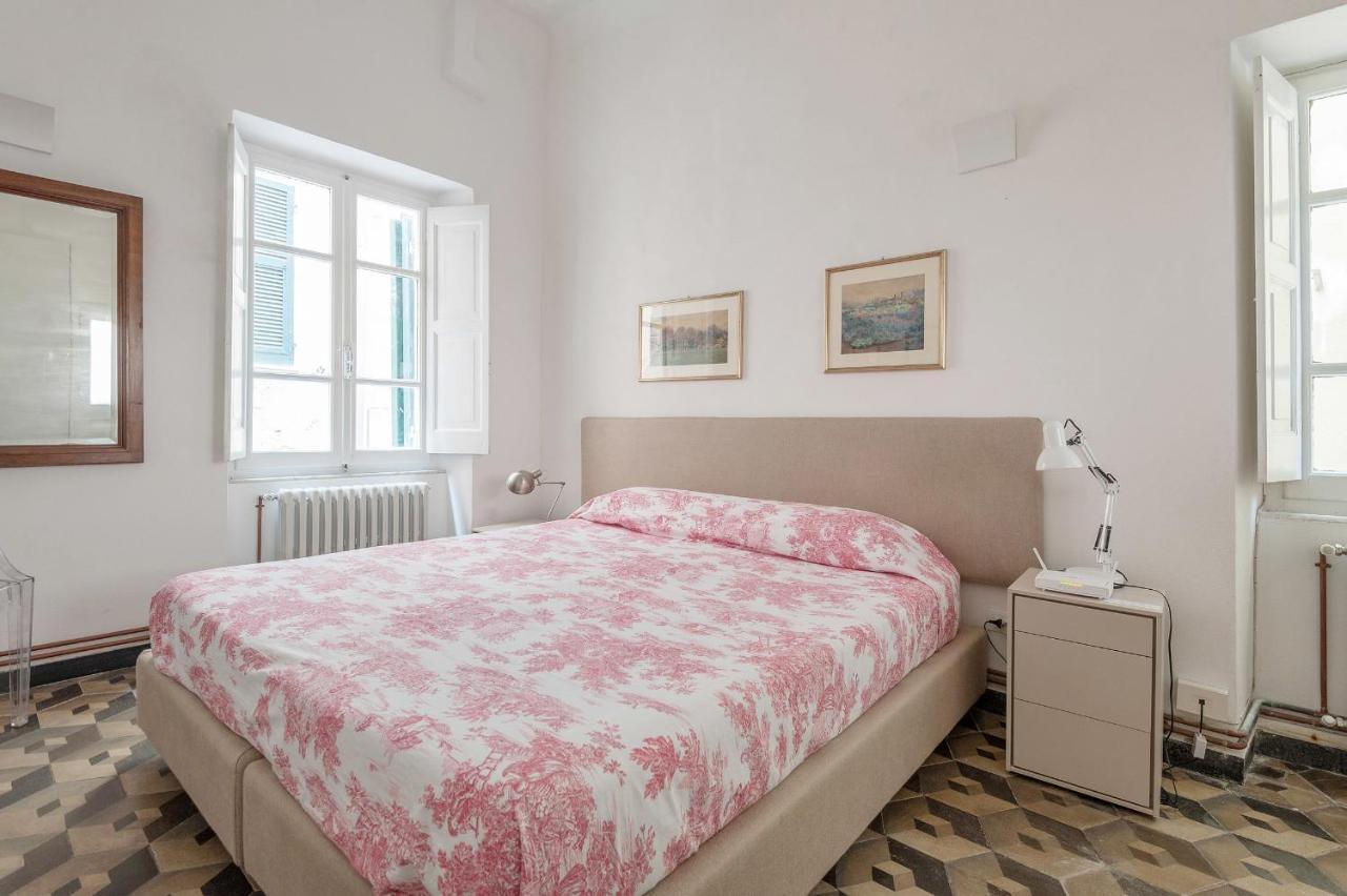 Marina Apartment, Unique, Authentic, Beachfront, 2 Aircondo Bdr , 2Bht, Easy To Train Or From Private Parking ヴェルナッツァ エクステリア 写真