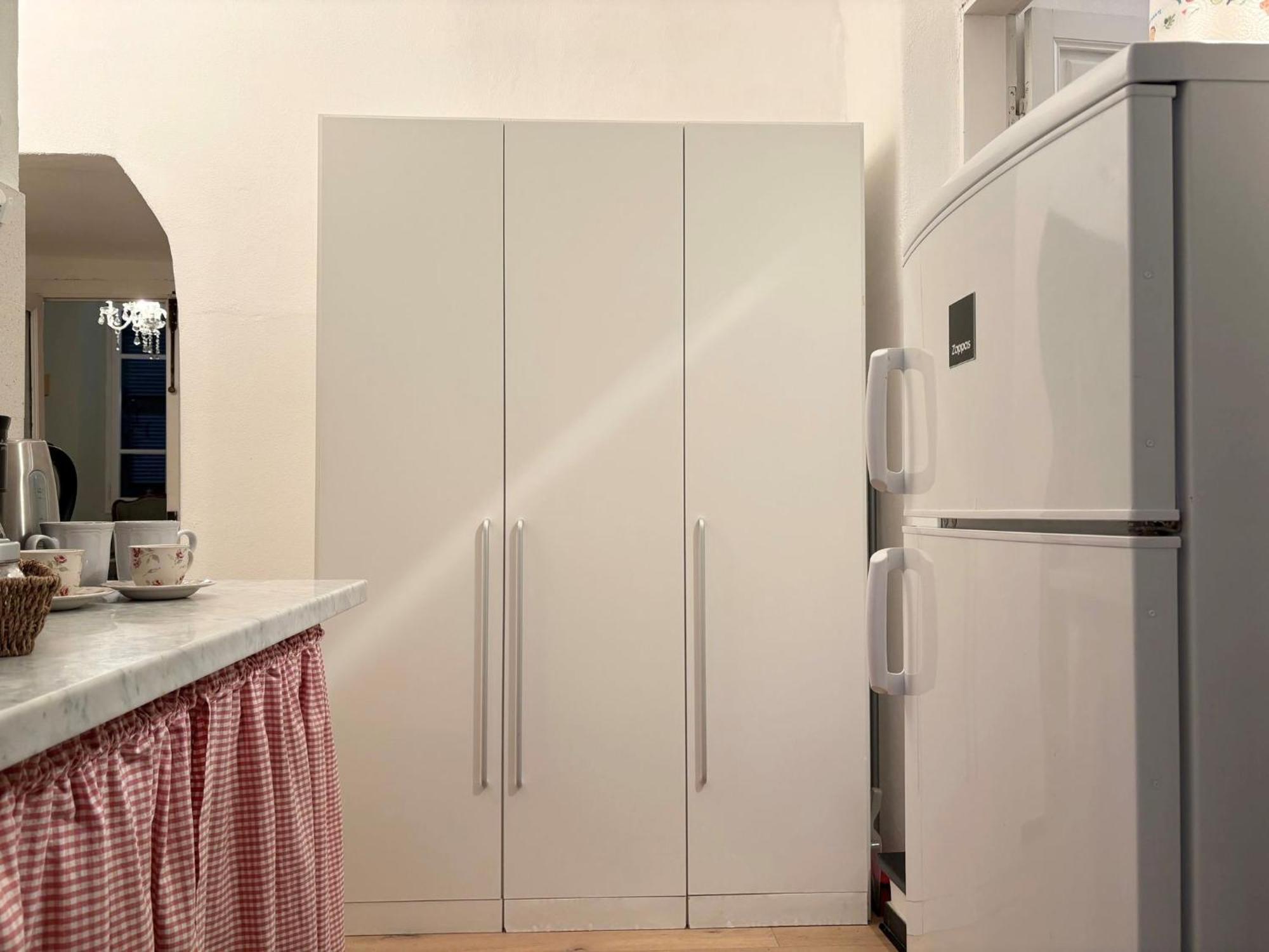 Marina Apartment, Unique, Authentic, Beachfront, 2 Aircondo Bdr , 2Bht, Easy To Train Or From Private Parking ヴェルナッツァ エクステリア 写真
