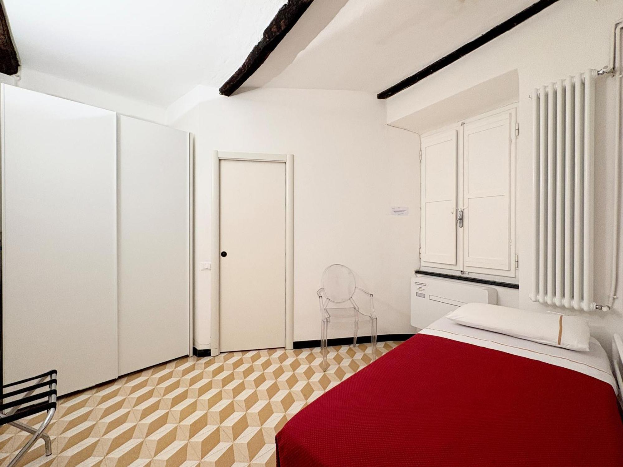 Marina Apartment, Unique, Authentic, Beachfront, 2 Aircondo Bdr , 2Bht, Easy To Train Or From Private Parking ヴェルナッツァ エクステリア 写真